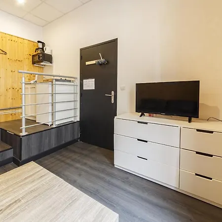 アパート Petit Studio Fonctionnel Hypercentre De Laval ラヴァル